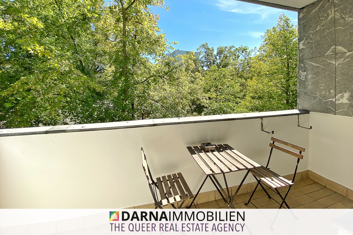Balkon im Sommer | Wohnung kaufen – Nachodstrasse 1, 10779 Berlin